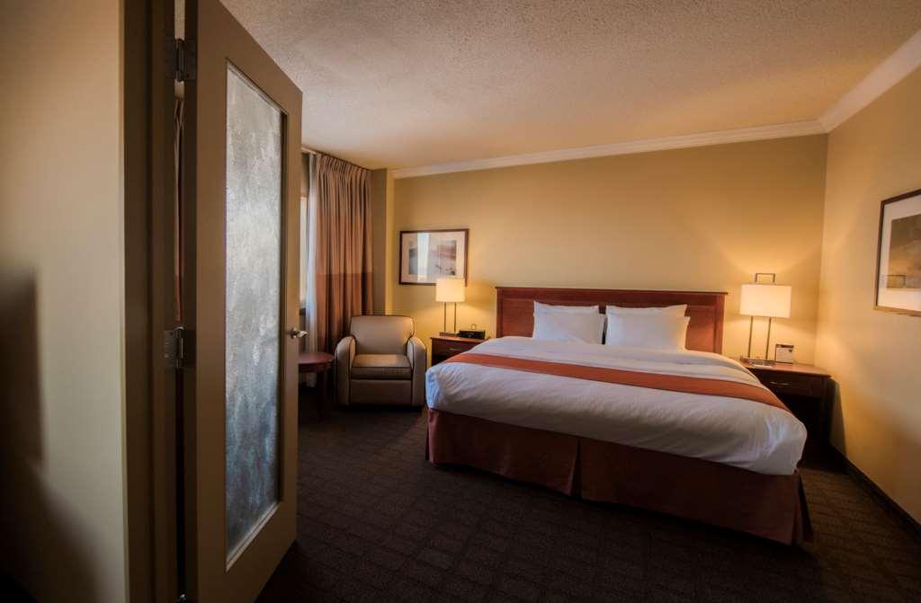 The Explorer Hotel Yellowknife Rum bild