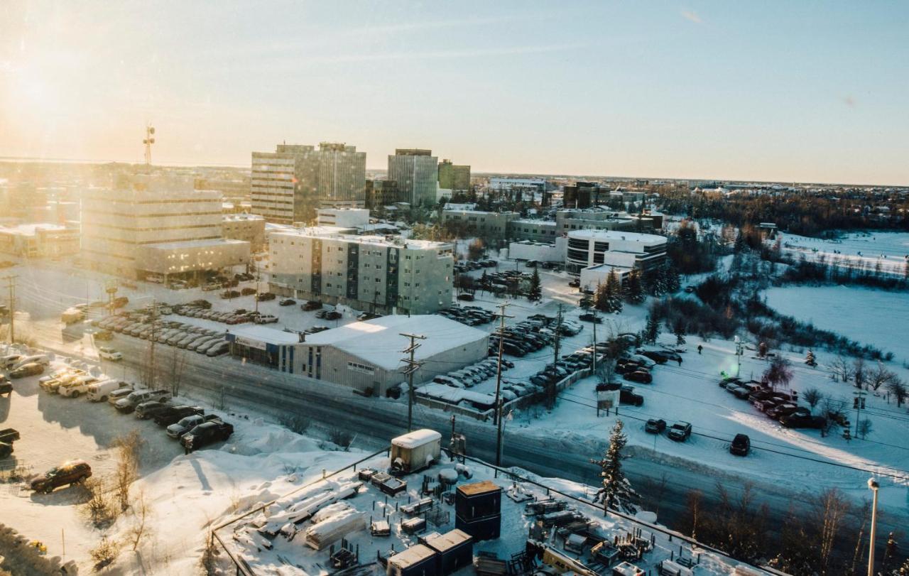 The Explorer Hotel Yellowknife Exteriör bild